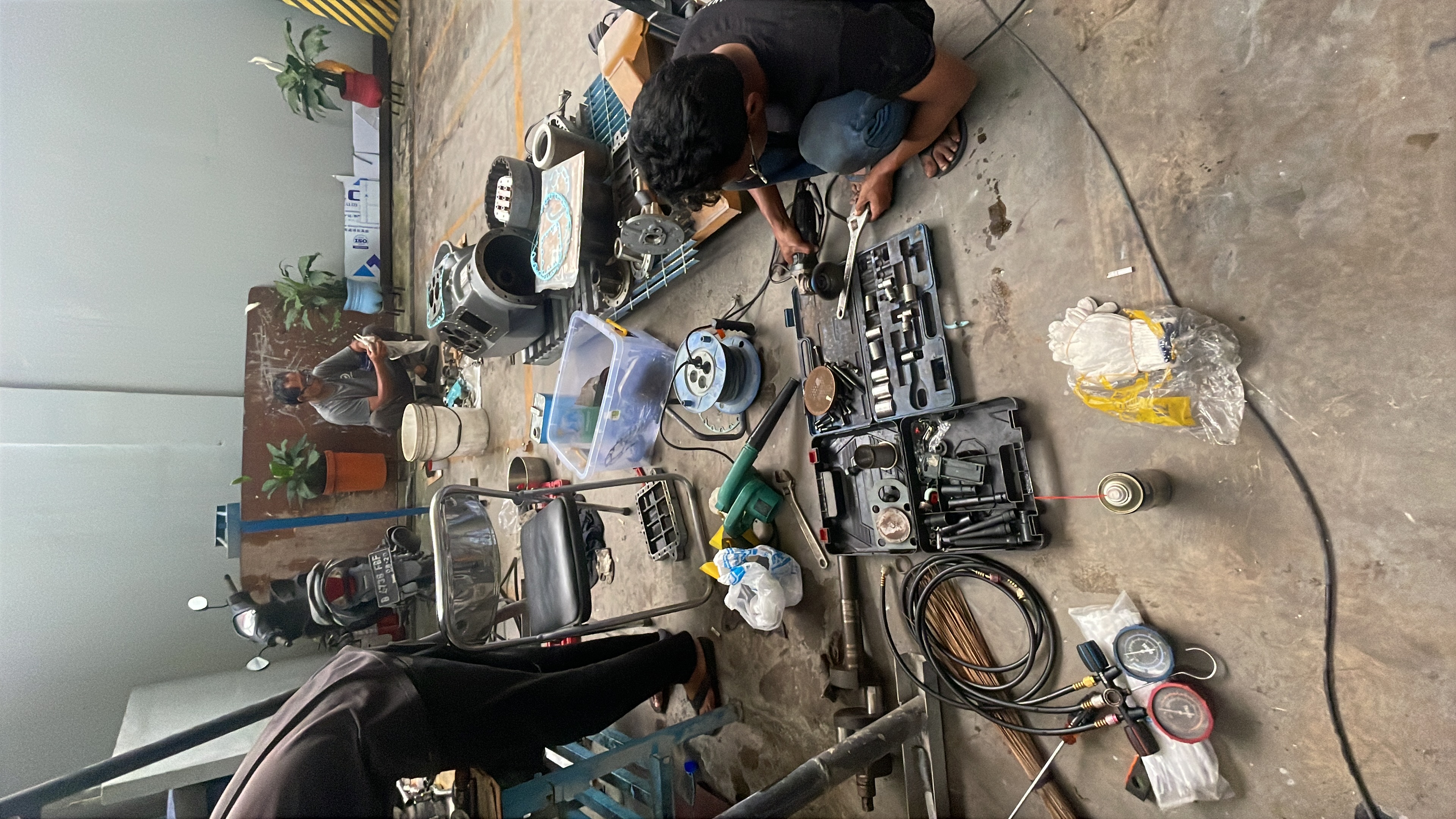 Overhaul Chiller Carrier - Jababeka